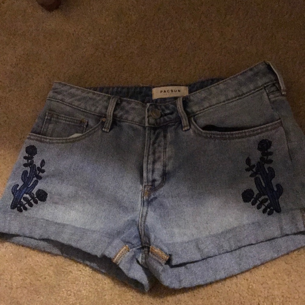 light wash embroidered pacsun denim shorts